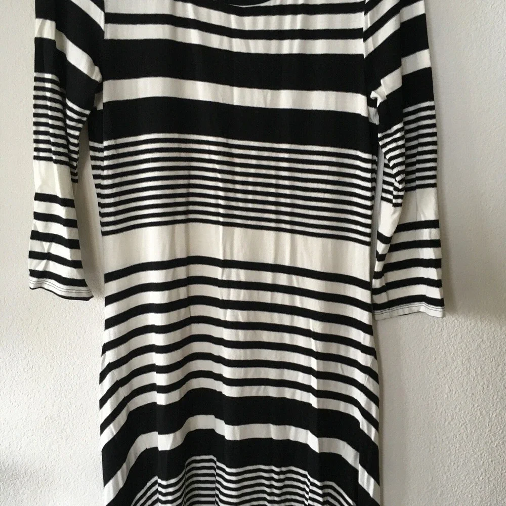 Trina Turk Dress Medium Women black white Stripe 3/4 sleeves‎ Asymmetrical Hem